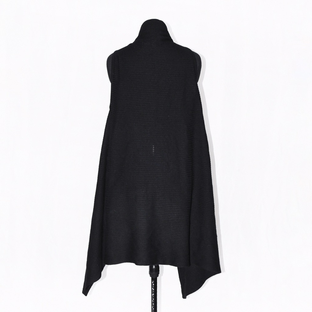 Ribbed Knit Asymmetric Long Vest - Picture 5 of 7